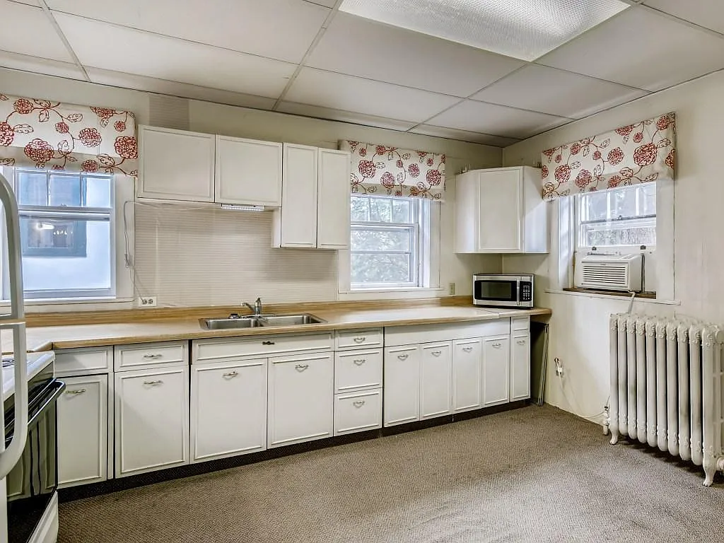 5 bed, $3,000 — Photo 3