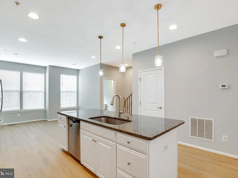 43306 John Michael Ter — Photo 12