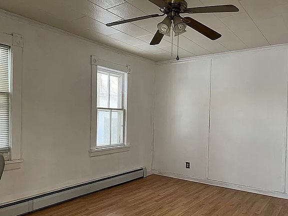 2nd image of 216 B St N