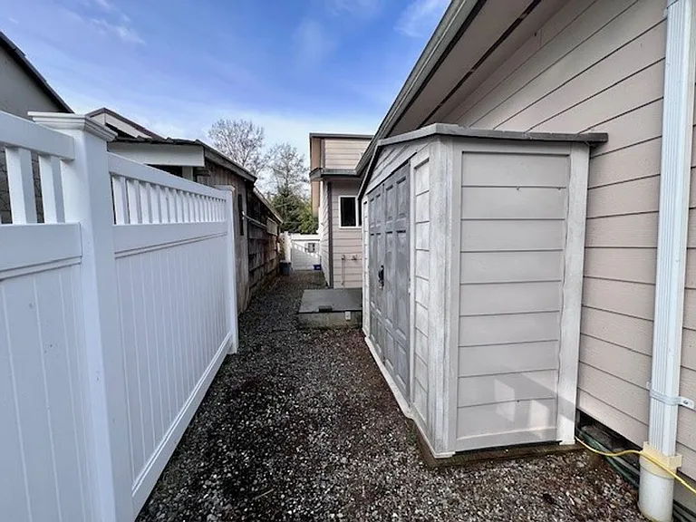 354 Shallow Shore Rd — Photo 18