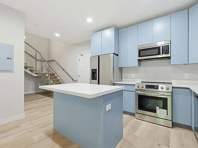 Taj Estates of Franklin II — Photo 180