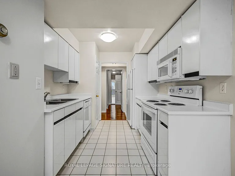 7 Carlton St #306 — Photo 11