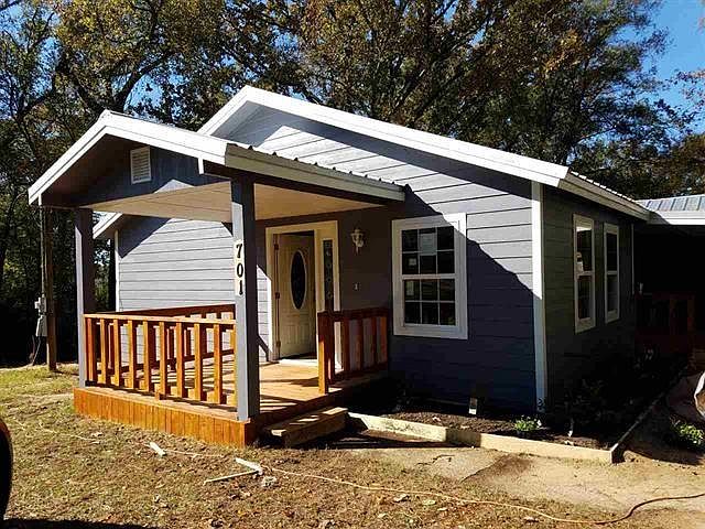 1st image of 701 E Lake Dr