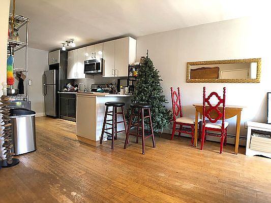 3rd image of 315 Quincy St #3