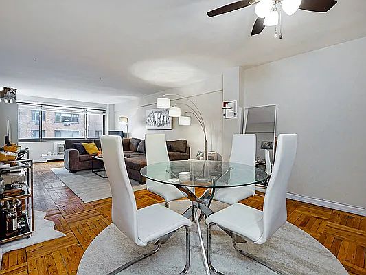 3rd image of 425 E 63rd St APT W9c