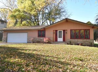 W189N5055 Crest View Ter, Menomonee Falls, WI 53051