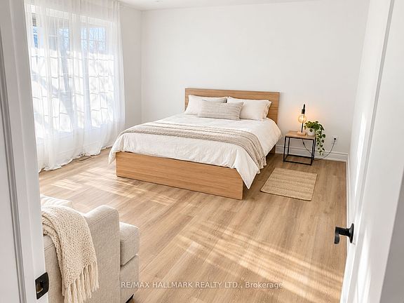 4th image of 38 Cavotti Cres