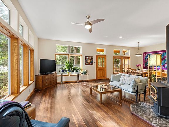 5th image of 102 Olympic Lane
