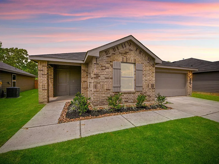 27458 Serene Pine Dr — Photo 2