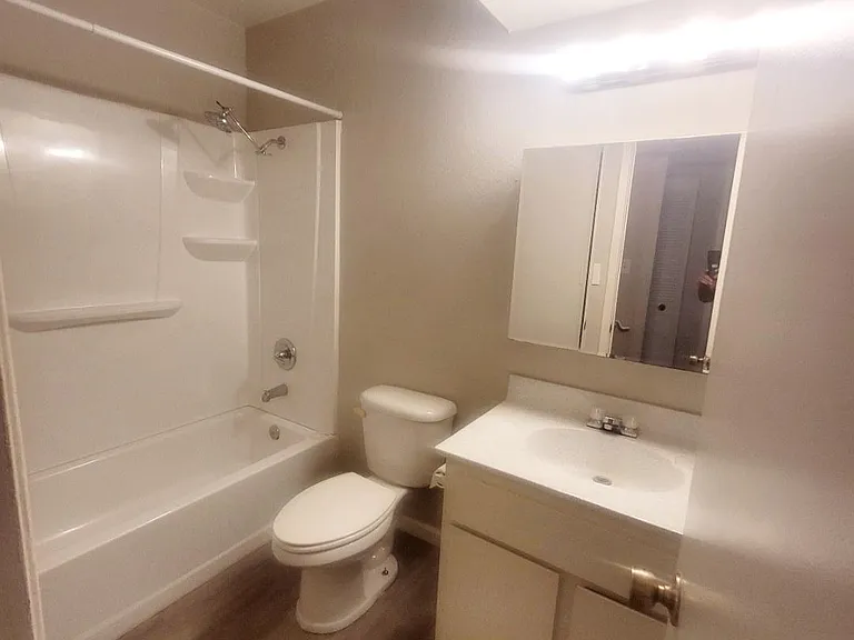 3213 W Royal Palm Rd — Photo 15
