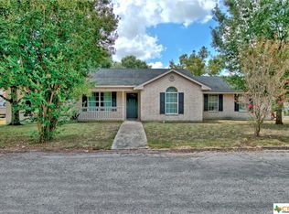 211 E Ireland St, Seguin, TX 78155