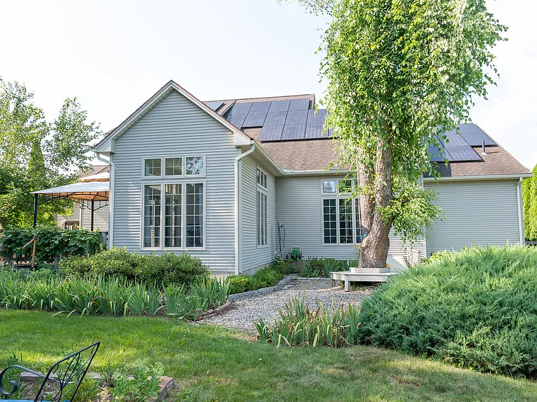 18 Bayberry Dr — Photo 7
