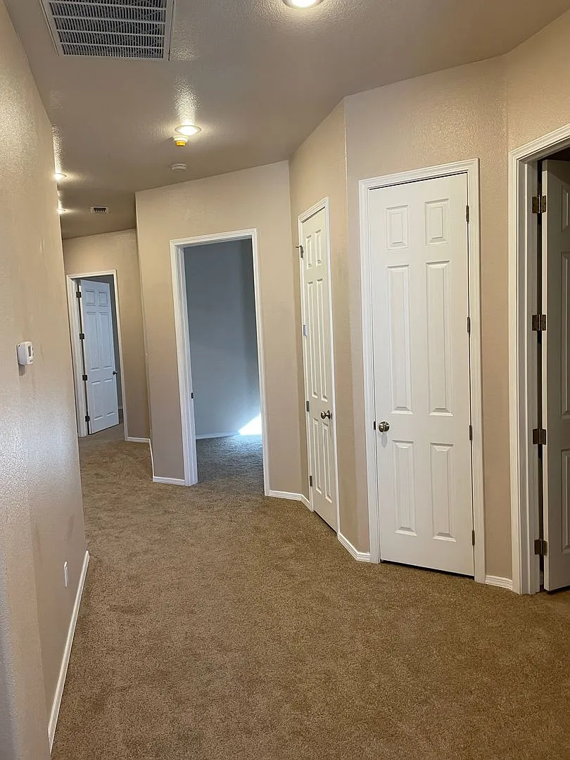 Wonderful home in quiet cul-de-sac! — Photo 2