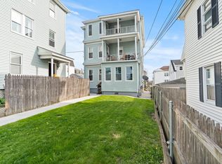 91 Park St, Fall River, MA 02721