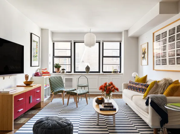39 Gramercy Park North 9A image 1 of 9