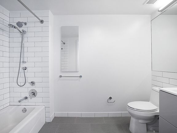 3rd image of 400 W 113th St #528