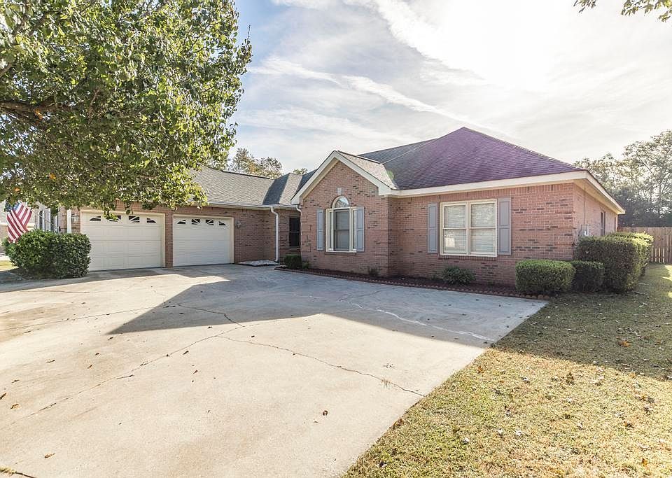 1st image of 113 Briarmoor Dr