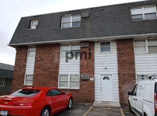 24 W Buchanan Ave #18, Charleston, IL 61920