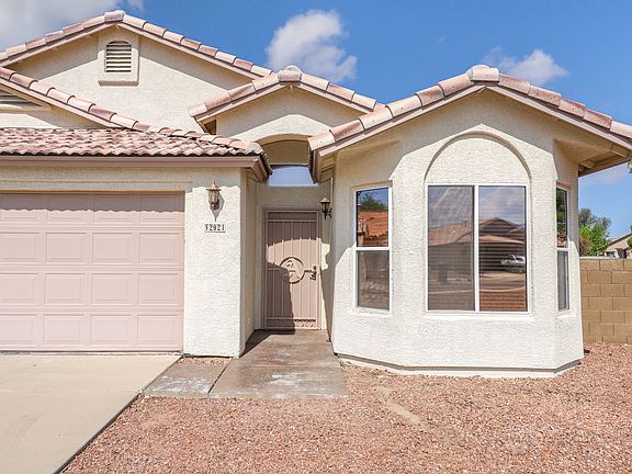 4th image of 2921 N River Creek Pl
