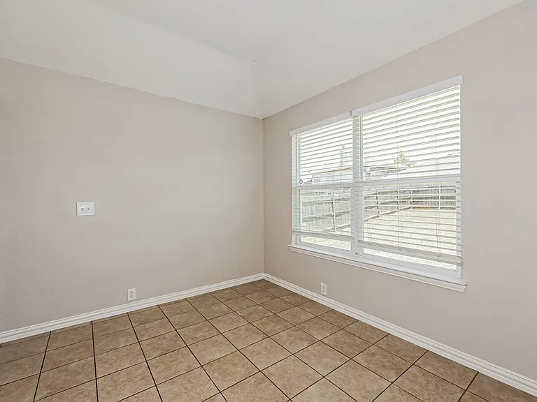 1813 Sparrow Ln — Photo 6