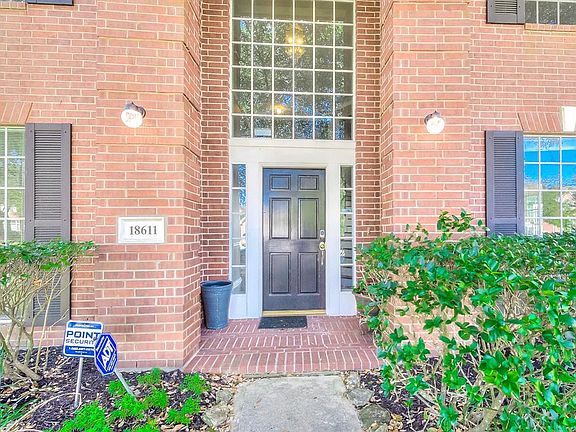 3rd image of 18611 Park Harbor Dr