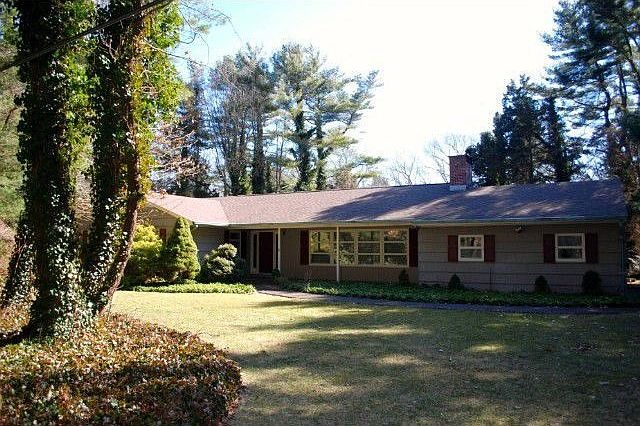 1st image of 24 White Pine Dr