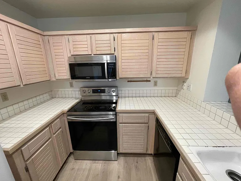 Electric stove, oven and microwave.