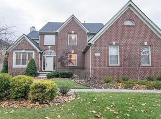 7022 Yarmouth Dr, West Bloomfield, MI 48322