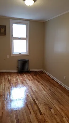 Rented by MCR Realty | media 35