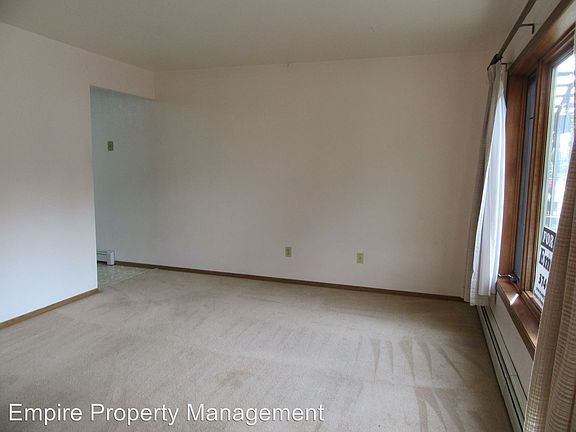 3rd image of 4468 Condor Ct APT 4