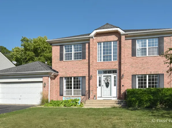 635 Old Oak Cir, Algonquin, IL 60102
