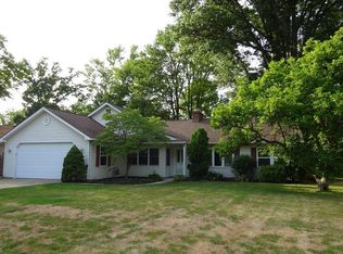 11 Parkview Dr, Berea, OH 44017