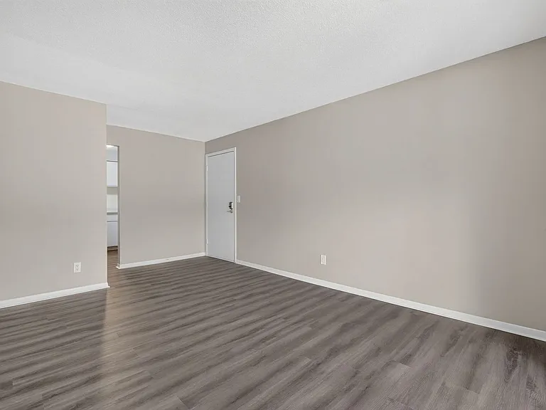 Willow Knolls Apartments — Photo 50
