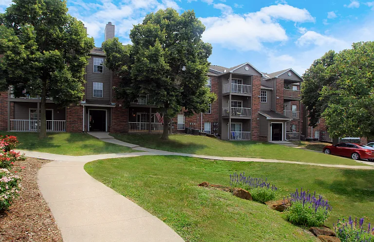 Tanglewood Apartments — Photo 32