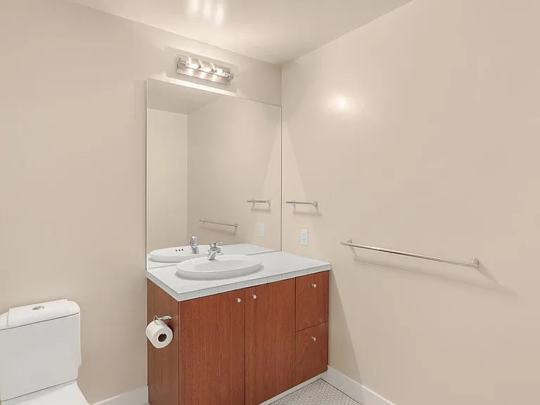 1926 W Burnside St NE #1510 — Photo 12