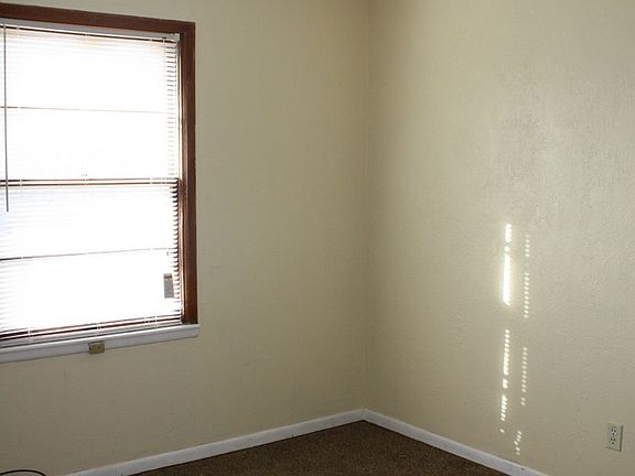 5th image of 2405 NW 20th St