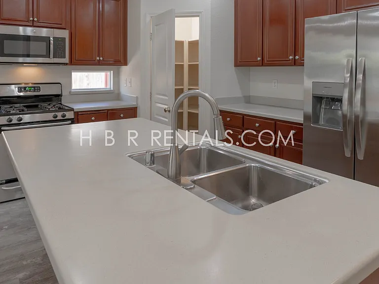 1825 Saint Moritz Ct — Photo 12