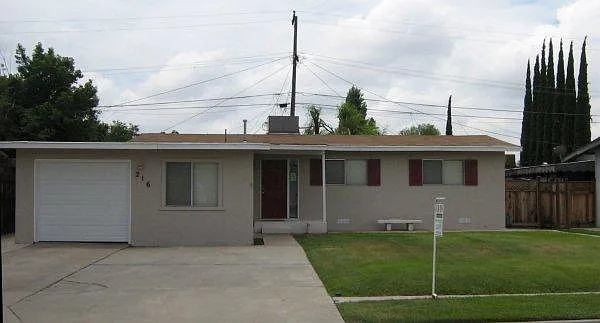 216 Dennis Dr photo 1