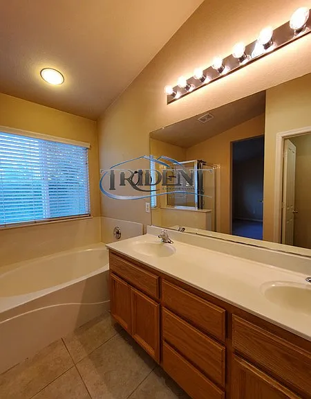 1221 Plumas Links St — Photo 8