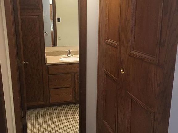 5th image of 1372 Carling Dr APT 204