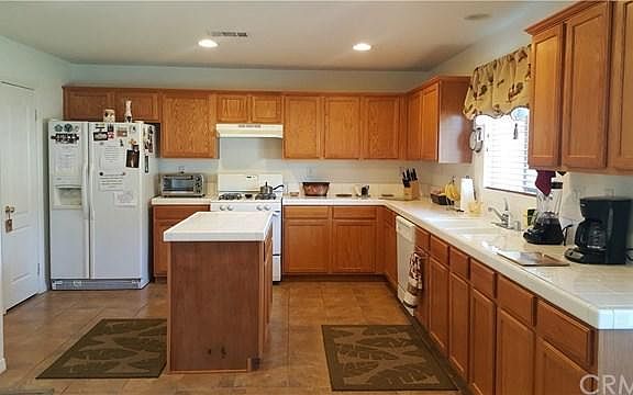 3rd image of 1509 W Avenue H5