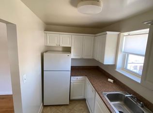 28 Gilchrest Rd APT 2D, Great Neck, NY 11021