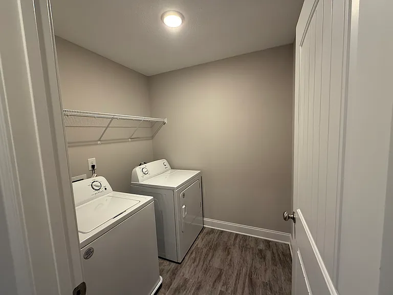 336 Broadberry Ave — Photo 20