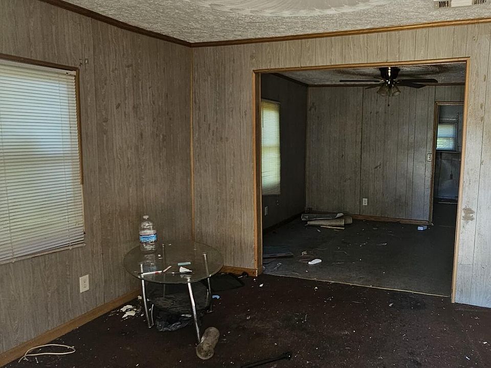 2nd image of 1335 Augusta Avenue
