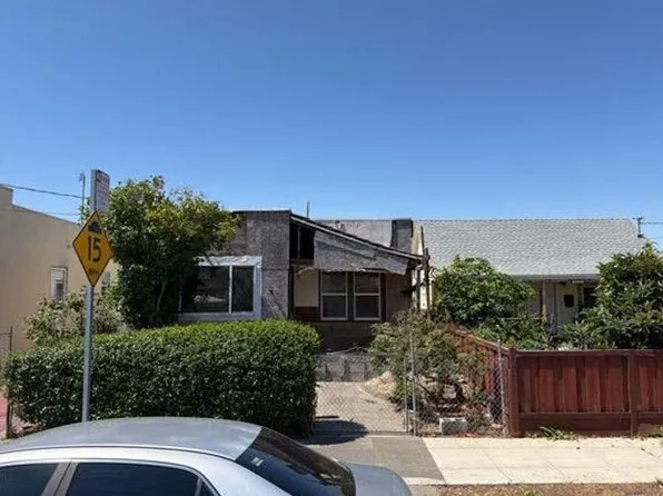 9715 Olive St, Oakland, CA 94603