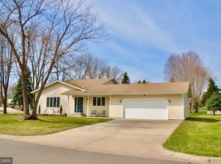 504 Columbus Ave S, New Prague, MN 56071