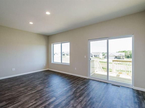 5th image of 1270 Exchange St