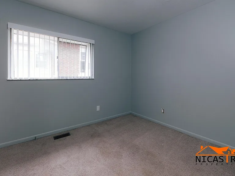215 E Lane Ave #D — Photo 12