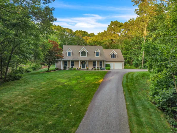 16 Manatuck Drive, Waterford, CT 06385