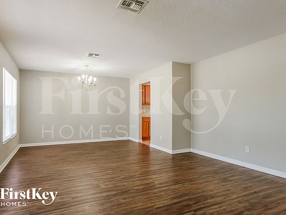 3rd image of 642 Skyridge Rd